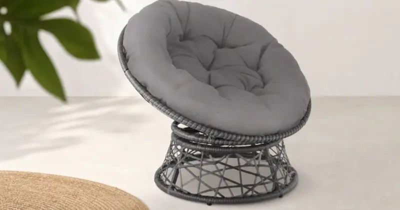 Sillón Tectake giratorio de ratán y acero con cojín mullido por 103,87 € y envío gratis