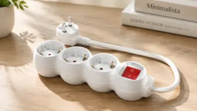Regleta Simon de 3 tomas con interruptor iluminado por solo 4,15 €: práctico ahorro para tus conexiones