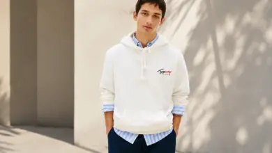 Sudadera Tommy Jeans Entry Sign para hombre con capucha y bolsillo canguro con un 65% de descuento