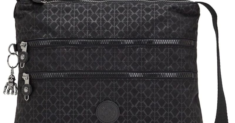 Bandolera Kipling Alvar: Compacta, resistente al agua y con un 61% de descuento en Amazon
