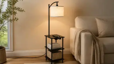 Lámpara de pie vintage LuminexDesigns: iluminación, almacenamiento y carga USB al 47% de descuento por solo 39,08 €