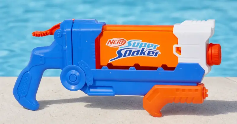 Nerf Super Soaker Flip Fill: lanzador de agua con 4 modos de chorro y gran depósito a sólo 5,60 € con un 60% de descuento