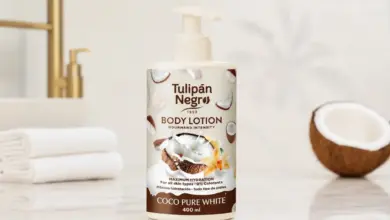Loción Corporal Tulipán Negro Coco Pure White: Hidratación Ligera y Aroma Tropical por 2,84 € con 28% de Descuento