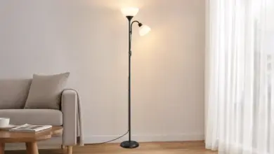 Lámpara de pie LED Vasagle con altura ajustable y bombilla incluida por solo 22,94 € con 15% de descuento
