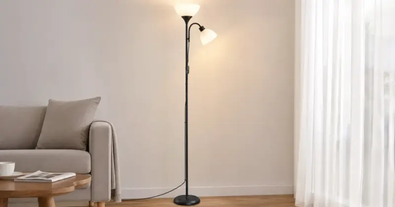 Lámpara de pie LED Vasagle con altura ajustable y bombilla incluida por solo 22,94 € con 15% de descuento