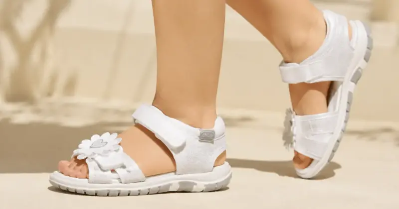 Sandalias Chicco para niña con doble cierre prácticas y cómodas con un 43% de descuento