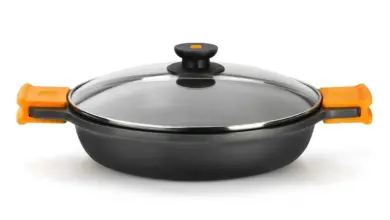 Cacerola baja BRA Efficient de 28 cm con tapa de cristal: robustez y eficiencia al mejor precio