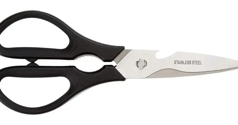 Tijeras de cocina multifunción Amazon Basics: versatilidad y calidad a solo 5,09 € con un 17% de descuento