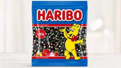 Haribo Balla-Balla Negros 1 kg: Golosinas de Regaliz con Relleno de Fresa y Limón a Precio Especial