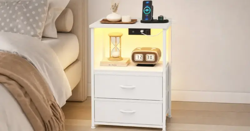 Mesita de noche Coleshome con luces LED y puertos USB por 35,99 €: funcionalidad y estilo en tu dormitorio