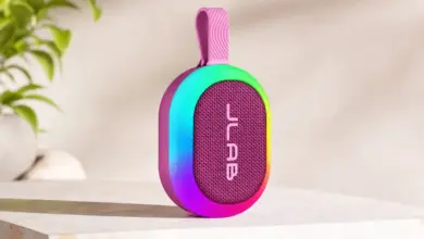 Altavoz Bluetooth JLab Pop Party: sonido compacto con luces RGB y gran autonomía por 16,99 € con 43% de descuento