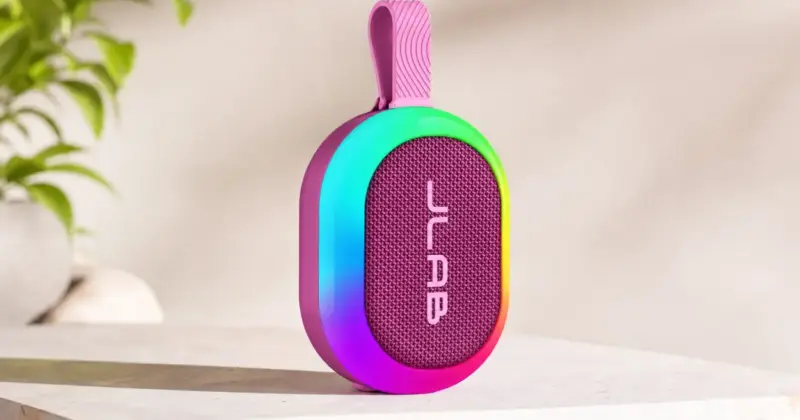 Altavoz Bluetooth JLab Pop Party: sonido compacto con luces RGB y gran autonomía por 16,99 € con 43% de descuento