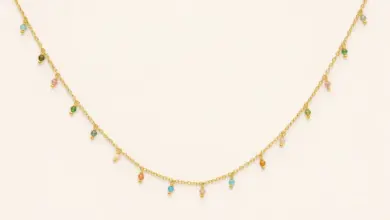 Collar Singularu Dancing Stones con piedras naturales y baño de oro al 52% de descuento