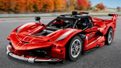 LEGO Technic Ferrari FXX K: maqueta mecánica al detalle con motor V12 por 42,99 € y envío gratis