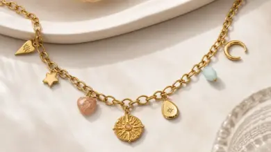 Collar Singularu Multicharms Soleil con baño de oro 18kt y 28% de descuento en Amazon