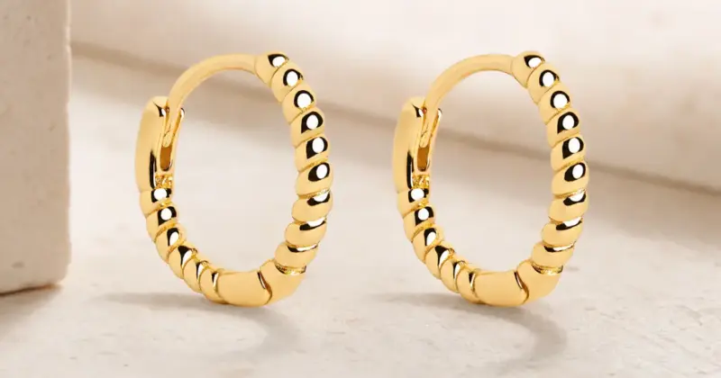 Pendientes Aro Twist Singularu bañados en oro 18kt con un 38% de descuento