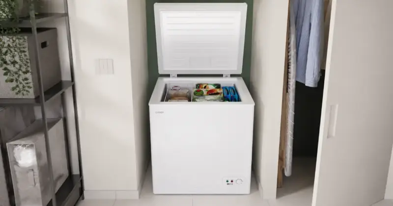 Congelador Arcón Candy CCHH 145E de 137L: Control Fácil y Alarma de Temperatura por 143€ con 38% de Descuento
